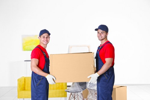 Professional packing and local removals support in Queens Park